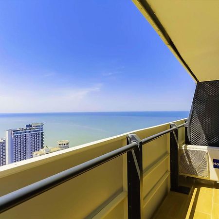 Luxury Beach Front Hotel Batumi Esterno foto
