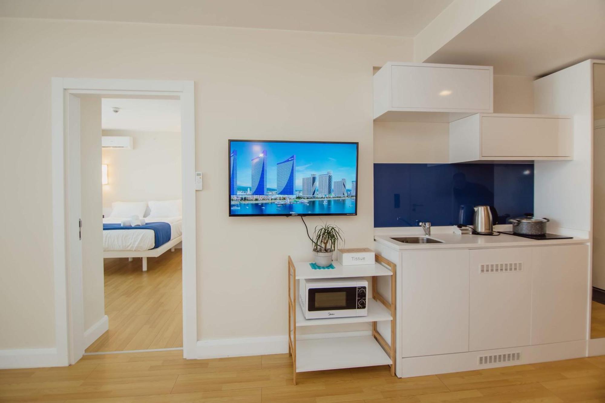 Luxury Beach Front Hotel Batumi Esterno foto