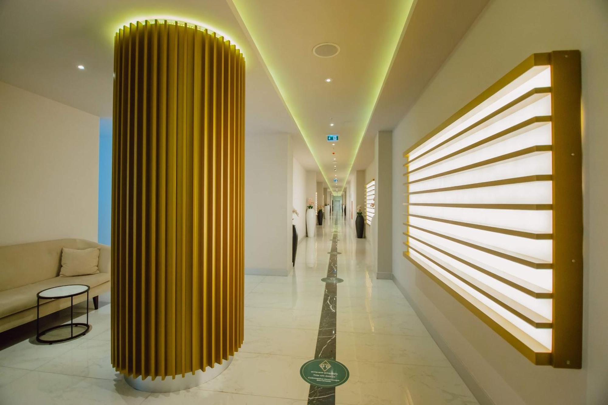 Luxury Beach Front Hotel Batumi Esterno foto