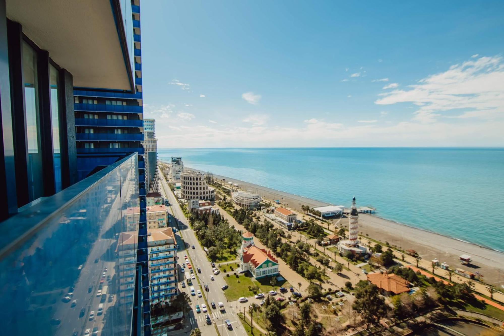 Luxury Beach Front Hotel Batumi Esterno foto