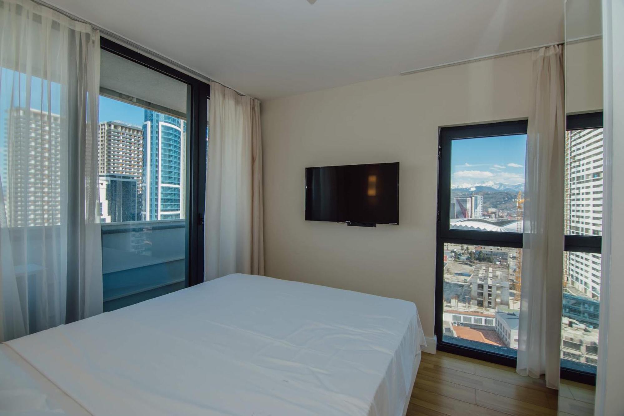 Luxury Beach Front Hotel Batumi Esterno foto