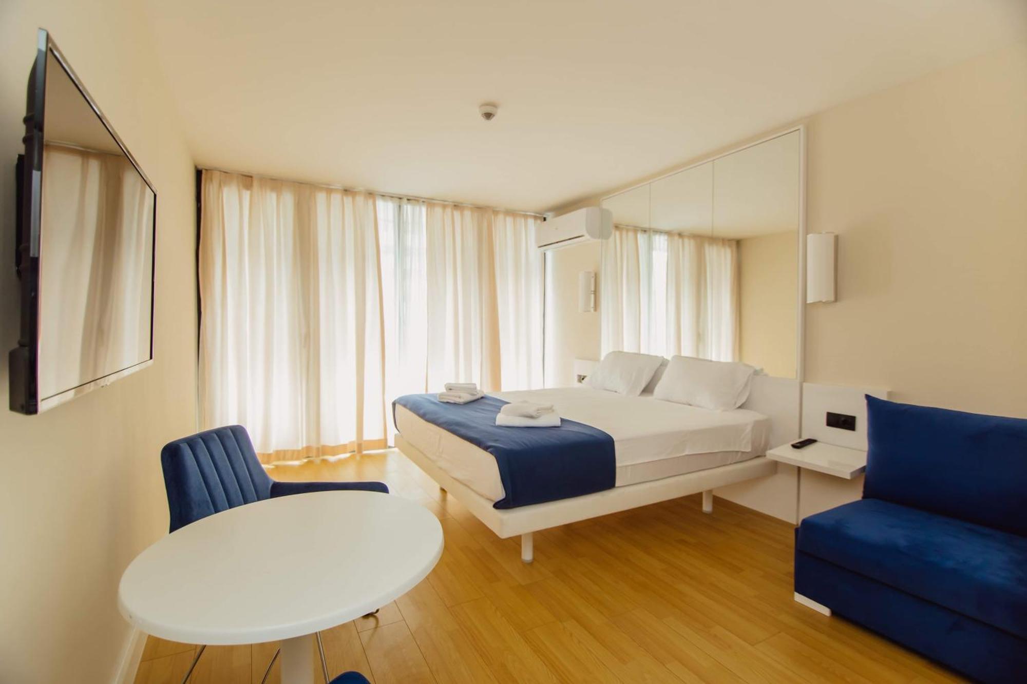 Luxury Beach Front Hotel Batumi Esterno foto