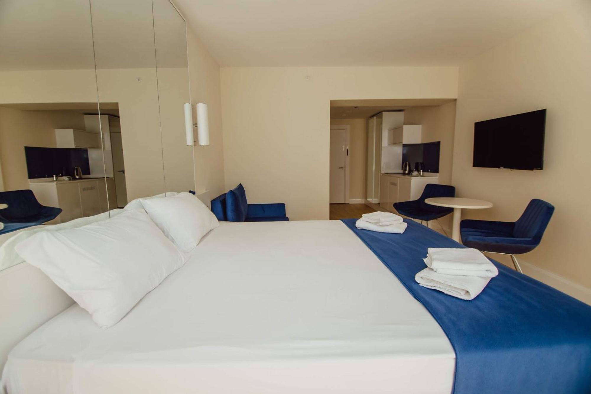 Luxury Beach Front Hotel Batumi Esterno foto